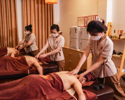 Massage Trị Liệu Cổ Vai Gáy Tại Chị Em Spa Tân Phú 